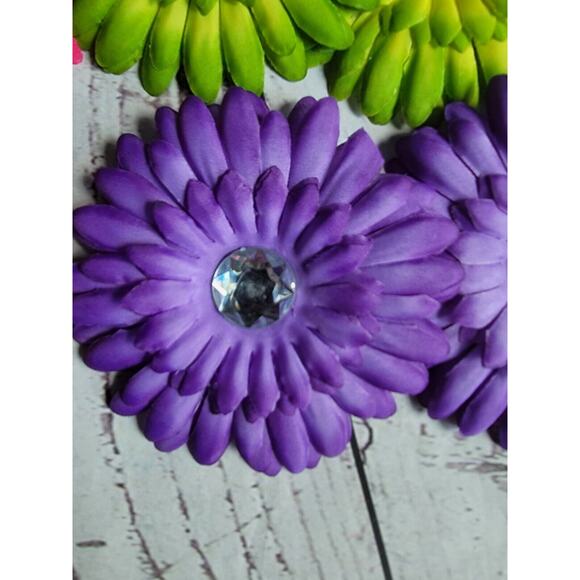 16 Silk Flowers With Gems Embelishment Baby Toddler Flower Accessories Daisy - Picture 2 of 6